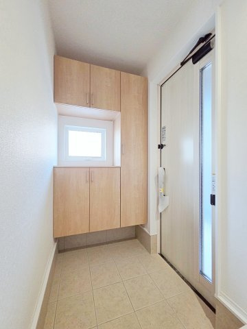 【玄関】 | 東海市第2荒尾町細高根　2号棟