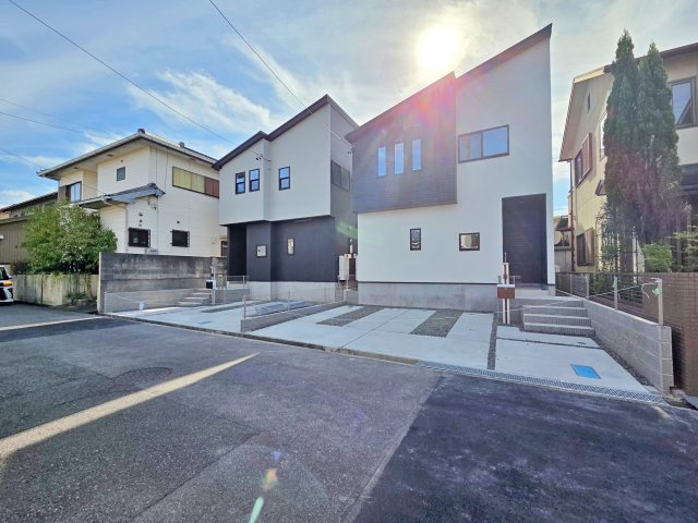 【前面道路含む現地写真】 | 東海市第2荒尾町細高根　2号棟