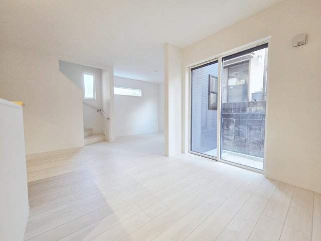 【居間・リビング】 | 東海市第2荒尾町細高根　2号棟