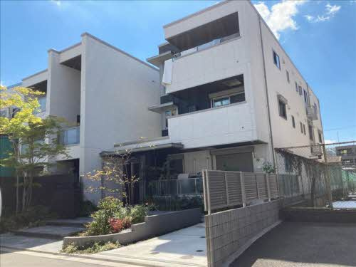 コモド ヴェルデの外観