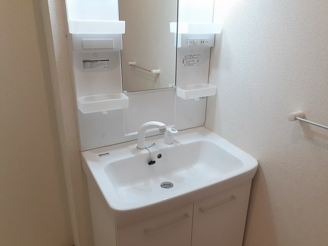 エレガント・ヒルズⅡの独立洗面台|洗面所