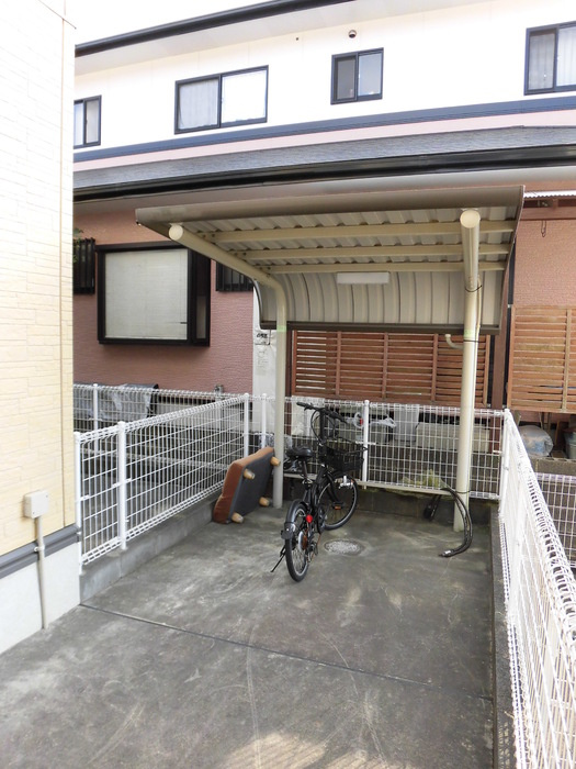 エマーブルⅢ A棟のその他共用部分|駐輪場に自転車も停められます♪