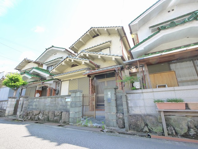 大泉戸建て（23-18）の外観