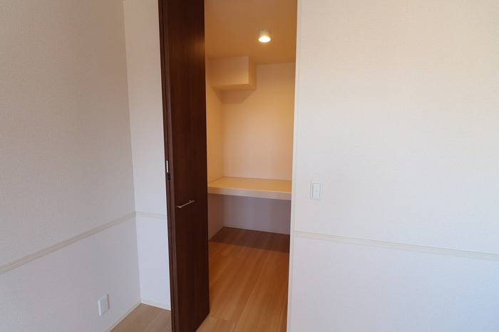 チェスナットの収納|ウォークインクローゼット