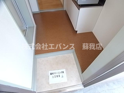 【玄関】 | クレーンハイツ | 収納もある玄関です