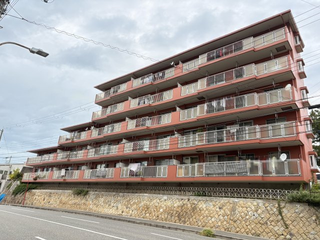 ハイレジデンス朝霧の外観