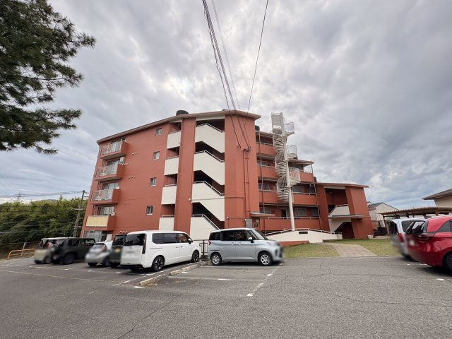 ハイレジデンス朝霧の駐車場