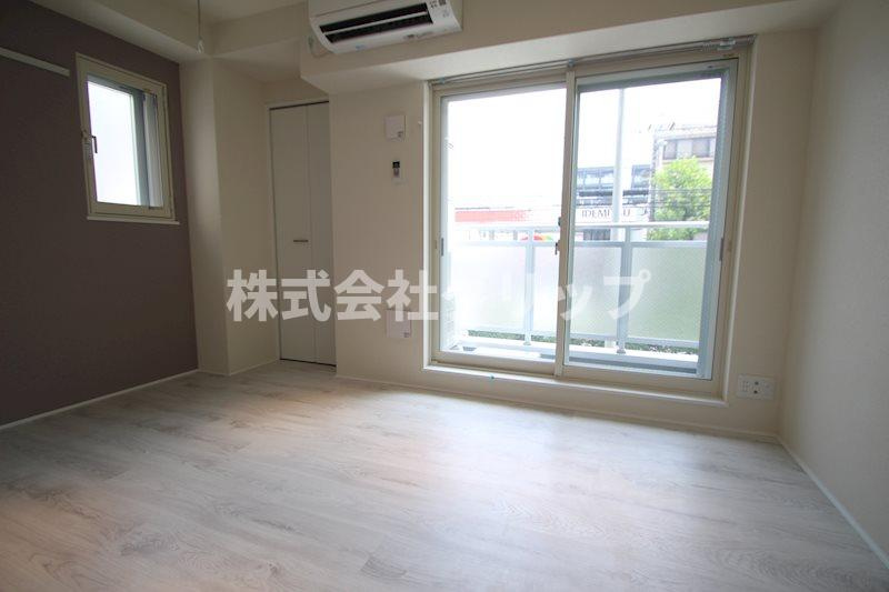 b'CASA Yokohamaの居間・リビング