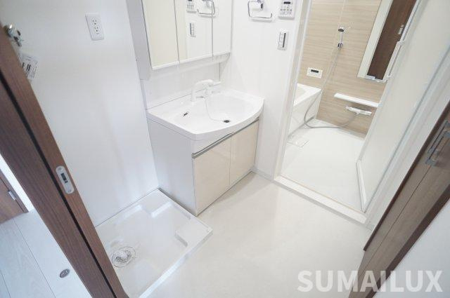 LIBTH光の森の洗面所