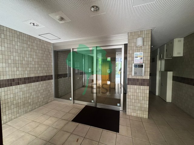 リバティ東比恵のエントランス