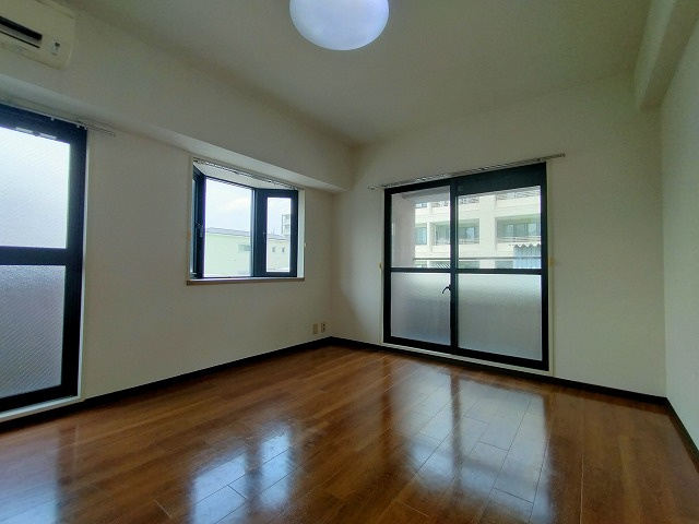 神戸市東灘区青木５丁目の賃貸マンションの居間・リビング|リビング