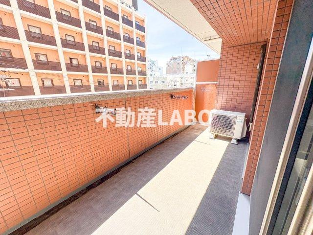 グランカーサ難波元町のバルコニー