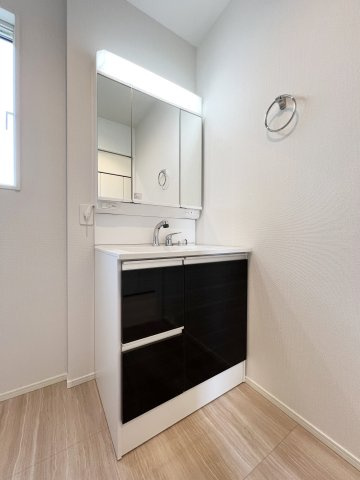 上安松423貸家の独立洗面台|写真は同じ施工のA棟です