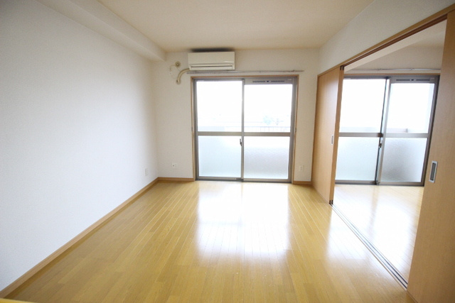 ユーミーサンフレンズの内装