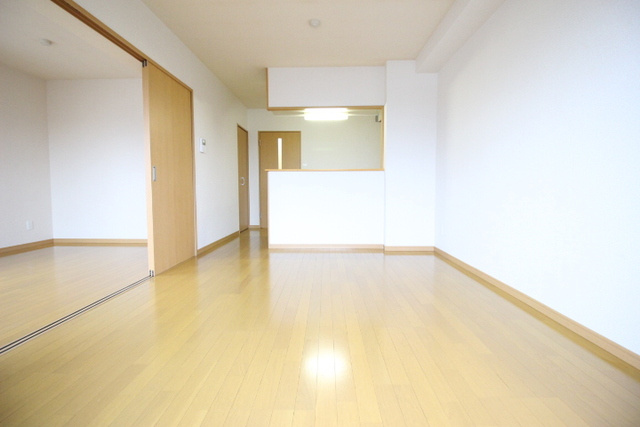 ユーミーサンフレンズの居間・リビング|広いリビング★