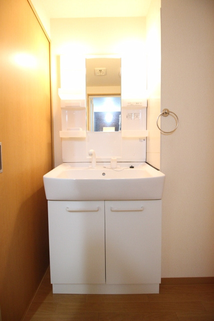 ユーミーサンフレンズの洗面所|広い洗面スペースです★