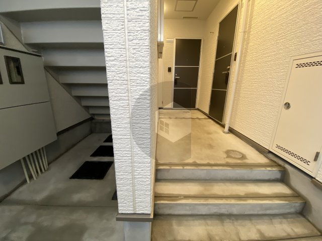 フジパレス放出3番館のロビー