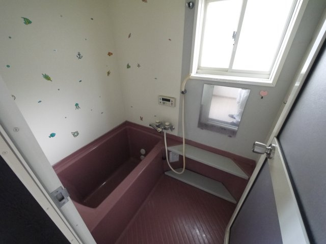 茂原市清水　中古戸建の浴室|内装リフォーム済み令和7年8月  ウッドデッキ付き 1台（車種制限あり） 閑静な田園地帯