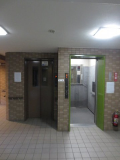 【エントランス】 | エレベーター2基