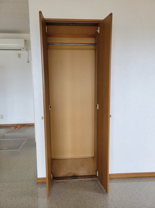 北見市高栄西町１０丁目１３番４号　店舗事務所の収納