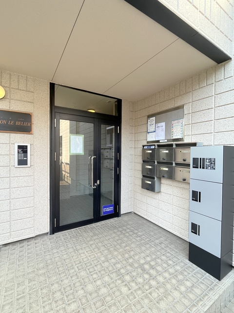 メゾン・ル・ベリエのエントランス|★オートロック完備★