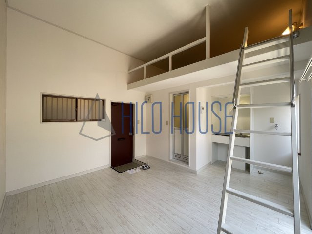 レザヴィの寝室