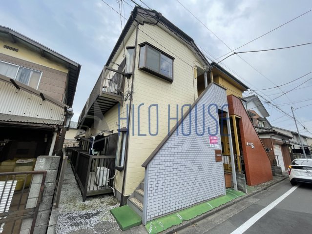 レザヴィの外観