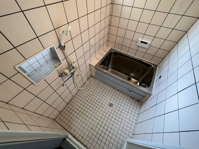 神戸市垂水区多聞台２丁目の一戸建ての浴室|追い焚き機能付き