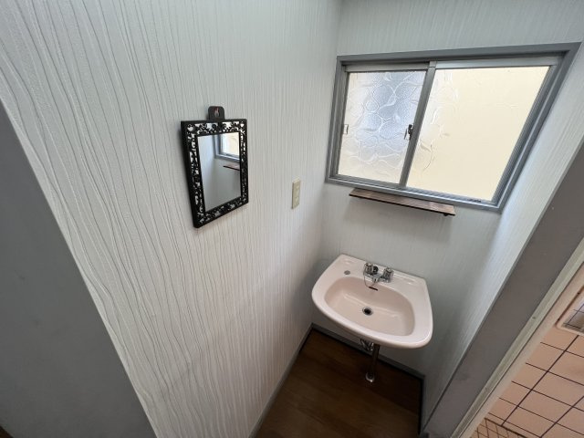 神戸市垂水区多聞台２丁目の一戸建ての独立洗面台|独立洗面台