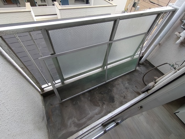 神戸市兵庫区三川口町２丁目の賃貸マンションのバルコニー