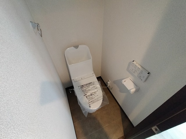神戸市兵庫区三川口町２丁目の賃貸マンションのトイレ