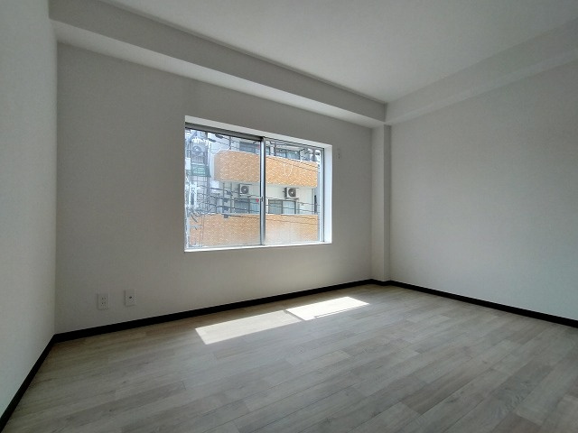 神戸市兵庫区三川口町２丁目の賃貸マンションの洋室