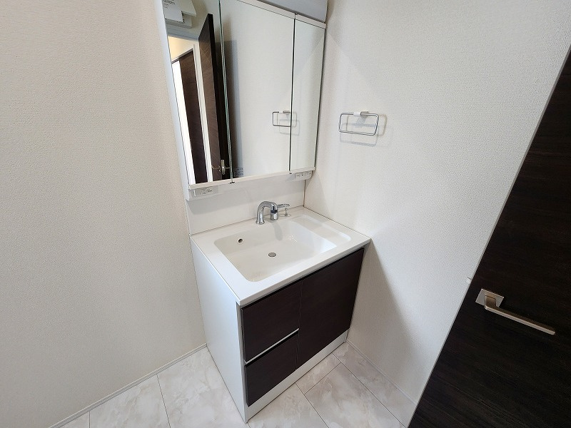 小牧市小木３丁目　新築戸建　８号棟の独立洗面台|朝の身支度には欠かせない独立洗面化粧台