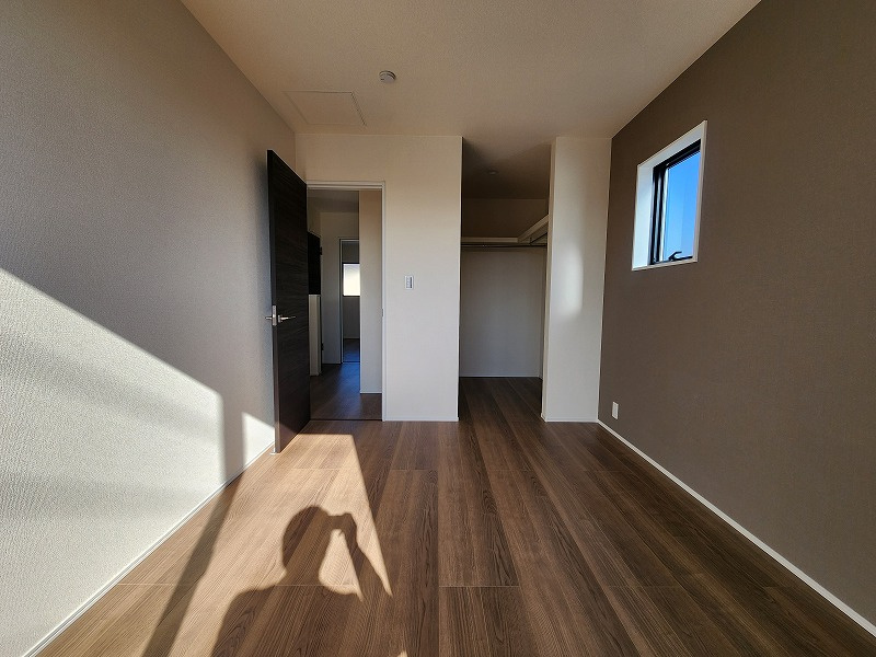 小牧市小木３丁目　新築戸建　８号棟の洋室|きれいな洋室です