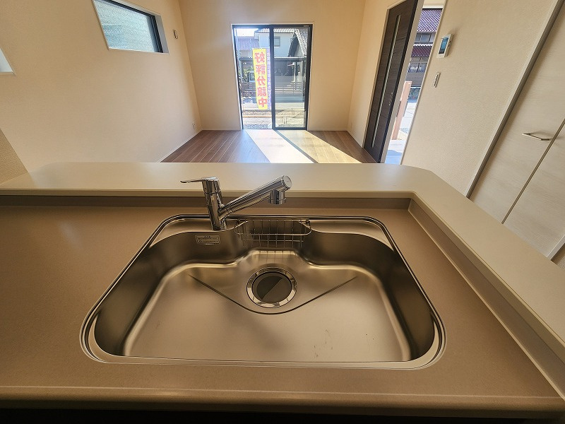 小牧市小木３丁目　新築戸建　８号棟のキッチン|使いやすいキッチンです