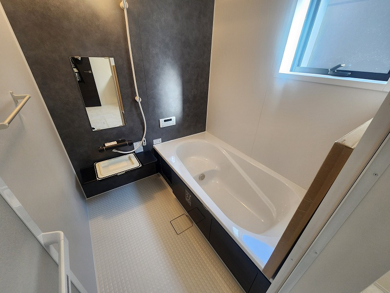 小牧市小木３丁目　新築戸建　８号棟の浴室|落ち着いた空間のお風呂です