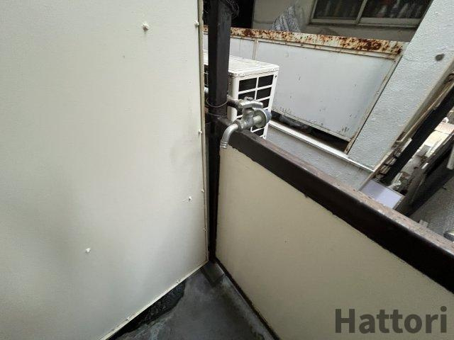 日新服部コーポのバルコニー