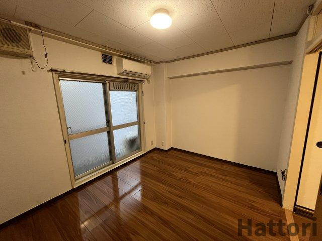 日新服部コーポの居間・リビング