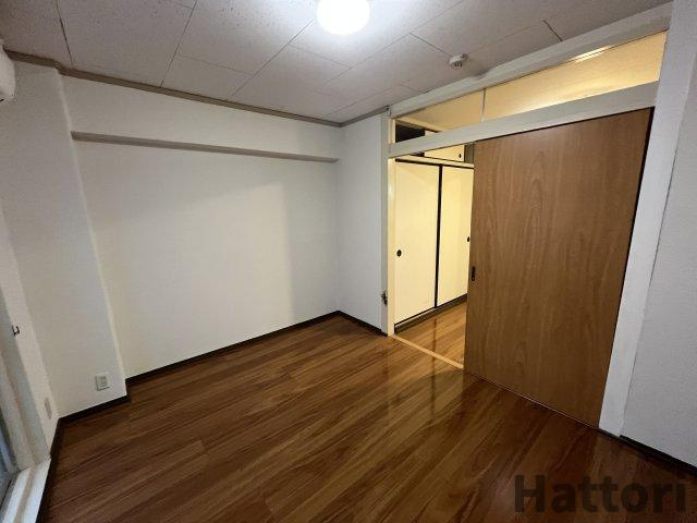 日新服部コーポの居間・リビング