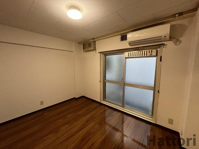 日新服部コーポの居間・リビング