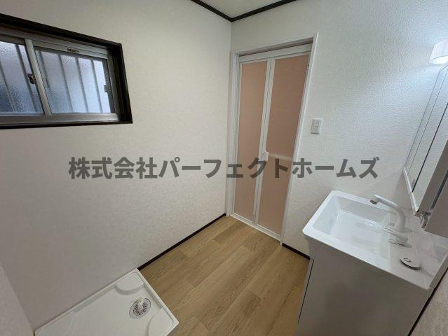 茄子作２丁目戸建て　賃貸の洗面所|脱衣スペースもあります