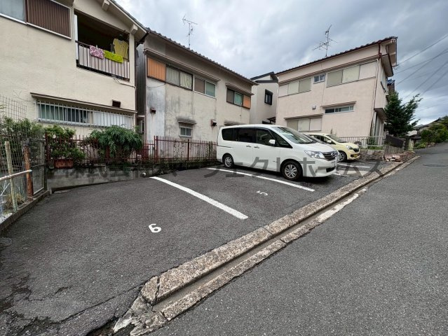 茄子作２丁目戸建て　賃貸の駐車場|近隣の駐車場（物件の真横）