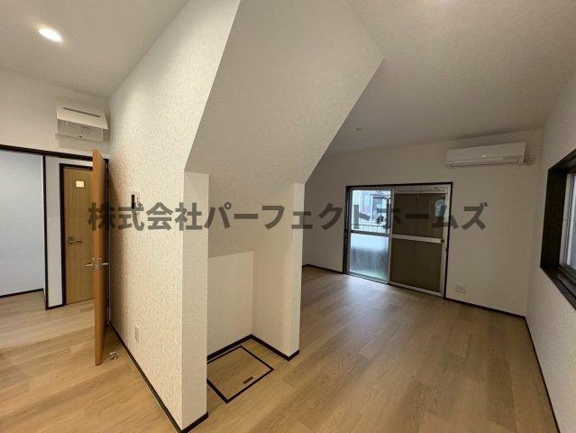 茄子作２丁目戸建て　賃貸の居間・リビング|おしゃれな居間です