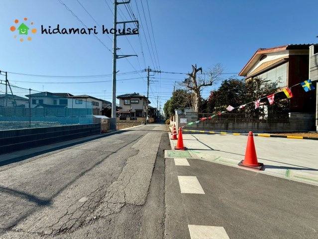 上尾市上第17　新築戸建　ハートフルBの前面道路含む現地写真