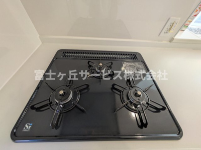 【その他】 | 浜松市中央区高塚町 新築一戸建て 2号棟 | 3口コンロがあります