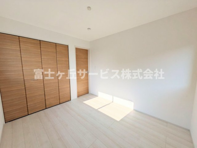 【洋室】 | 浜松市中央区高塚町 新築一戸建て 2号棟 | 洋室です