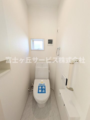 【トイレ】 | 浜松市中央区高塚町 新築一戸建て 2号棟 | １F2F同タイプのトイレがあります