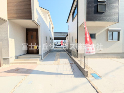 【駐車場】 | 浜松市中央区高塚町 新築一戸建て 2号棟 | ２台駐車可能です