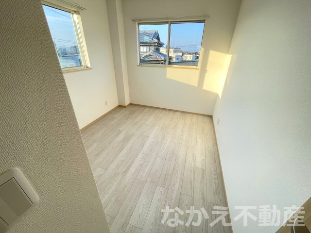 【寝室】 | 広くて明るい寝室