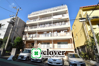 【外観】 | 手入れの行き届いた外壁やエントランスなど、「見ればわかる」レベルで清潔感を保ったマンションです。築年数を感じさせない姿で皆様をお出迎えします。～即日のご見学可能～　お問合せはお気軽にどうぞ。
